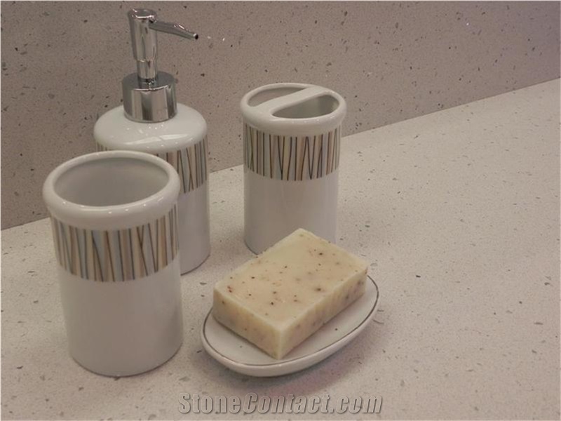 Quartz Stone Bath Top, Solid Surface and Vanity Top Directly from China Manufacturer with Iso/Nsf Certificate at Good Price Normally Produced Standard Size 31/37/43/49/61/73*22.5inch