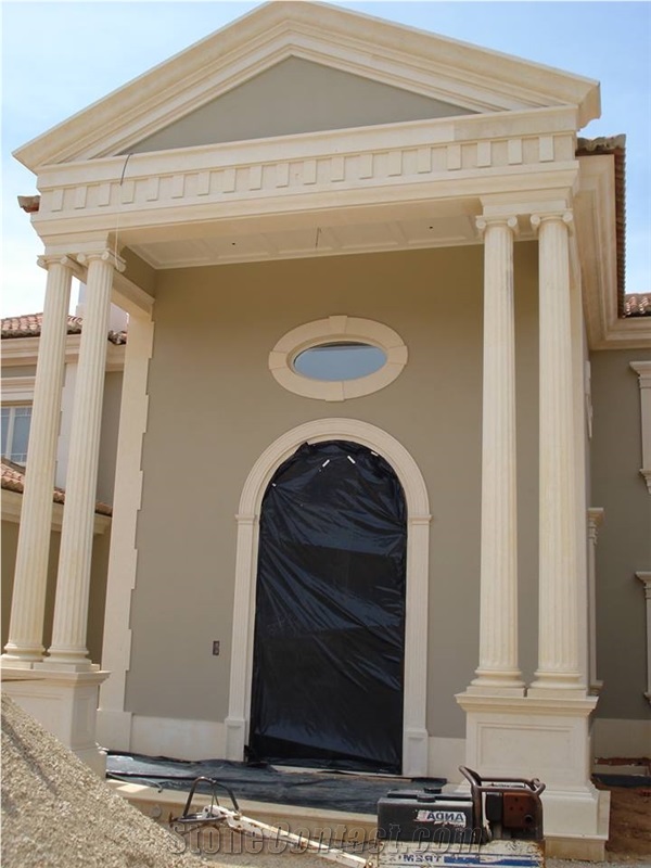 Vidraco De Molianos Creme Limestone Columns, Beige Limestone Poortugal Columns