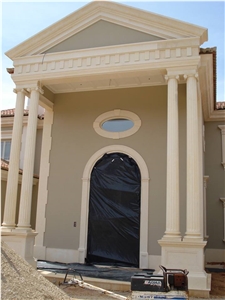 Vidraco De Molianos Creme Limestone Columns, Beige Limestone Poortugal Columns