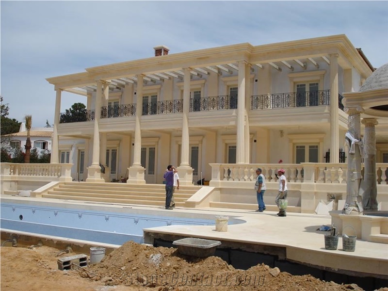 Vidraco De Molianos Creme Limestone Columns, Beige Limestone Poortugal Columns