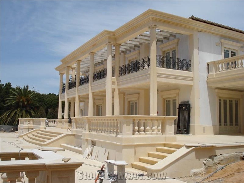 Vidraco De Molianos Creme Limestone Columns, Beige Limestone Poortugal Columns