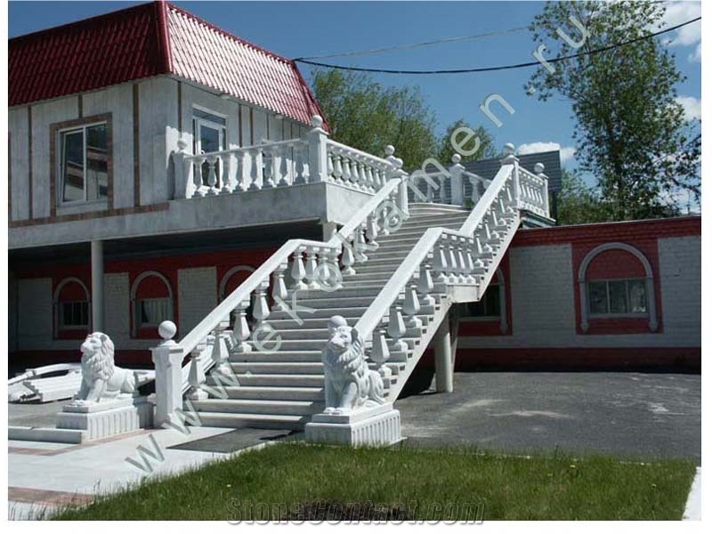 Akmonia Silver Marble Staircase