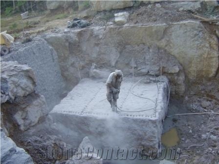 Negro Caracol Marble Blocks