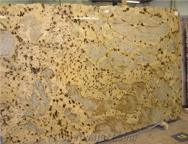 Labareda Golden Granite Slab