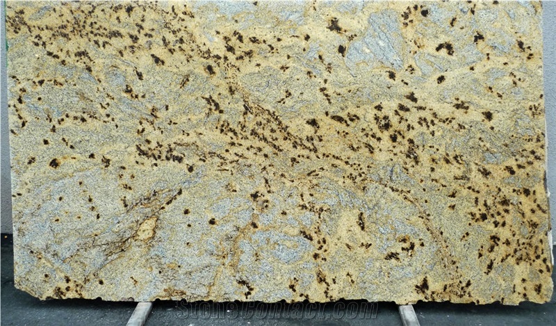 Labareda Golden Granite Slab