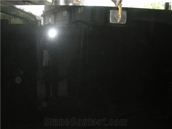 Nero Assoluto Granite Slab