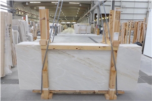 Vigaria Cream Marble Slab
