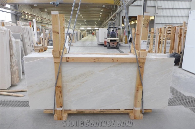 Vigaria Cream Marble Slab
