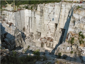 Laurentian Pink Granite (R) Quarry