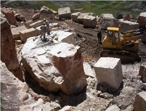Requena - Peruvian Crema Andino Travertine Quarry