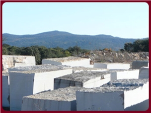 Pompignan Gris Limestone Quarry