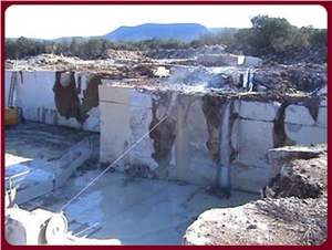 Pompignan Gris Limestone Quarry