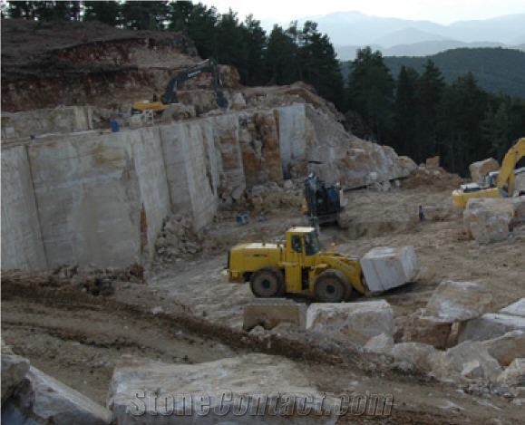Burdur Medium Travertine-Walnut Travertine (Cordoba Cream) Quarry