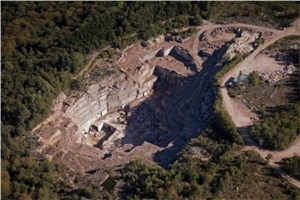 Vanga Red Granite Quarry