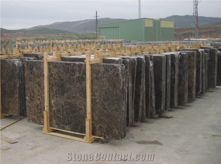 Noble Marron Imperial Marble (Dark Emperador) Quarry