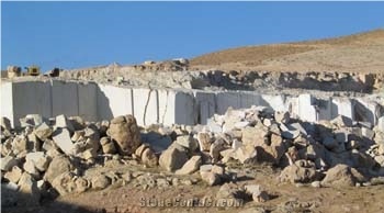 Kezeni Beige Marble Quarry
