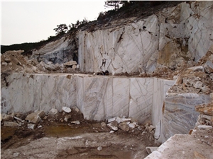 White Crystal Onyx Quarry