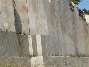 Beiserpiente - Beige Serpiente Marble Quarry