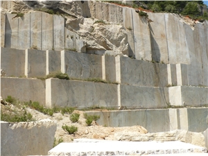 Beiserpiente - Beige Serpiente Marble Quarry