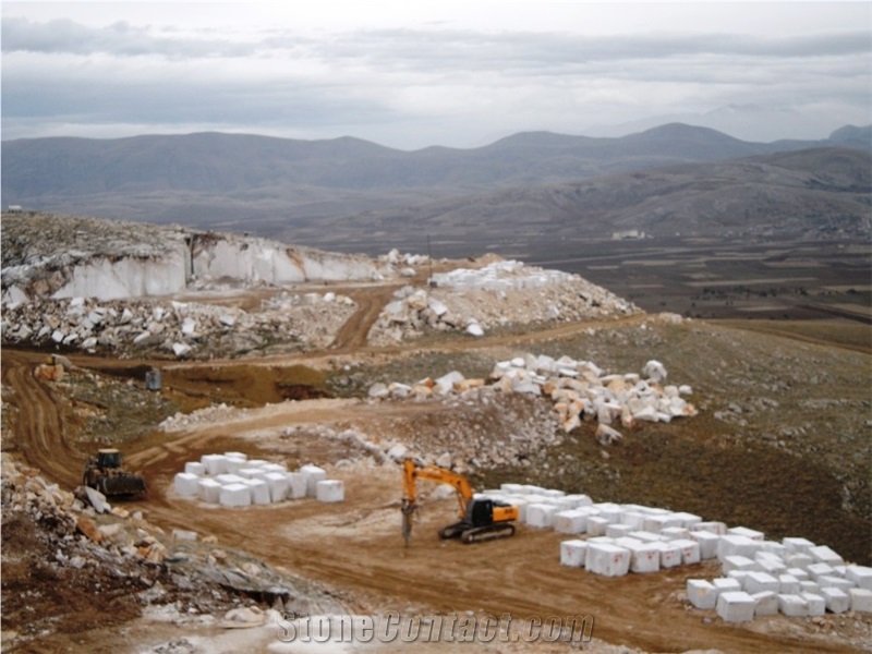 Galaxy Beige Marble Quarry