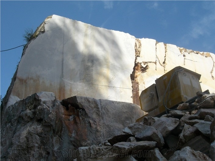 Chocolate White Marble Quarry
