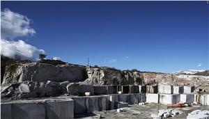 Blanco Berrocal Granite Quarry