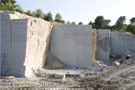 Moon Grey Limestone (San Vicente) Quarry