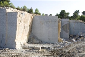 Moon Grey Limestone (San Vicente) Quarry