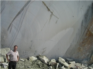 Persian Rainbow Onyx Quarry