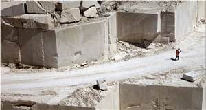 Crema Marfil Coto Marble (Monte Coto) Quarry