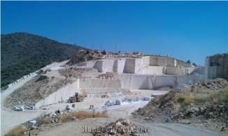 Crema Marfil Marble Quarry