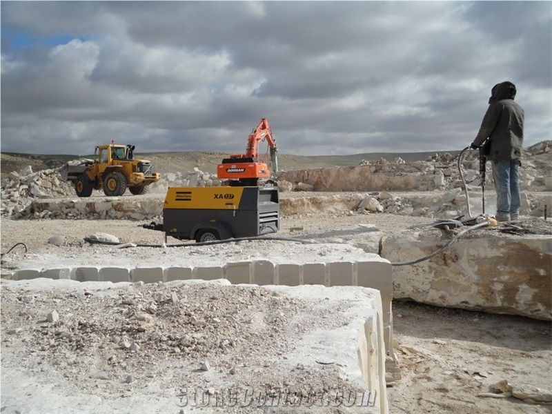 Thala Beige Limestone Quarry