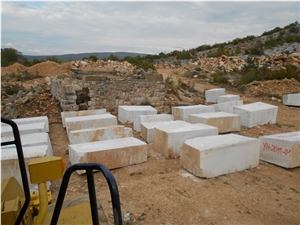 Beige Dalmatia Limestone Sedramic Quarry