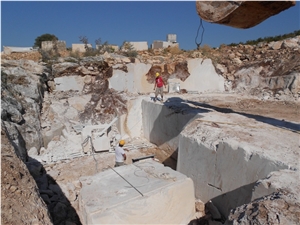 Beige Dalmatia Limestone Sedramic Quarry