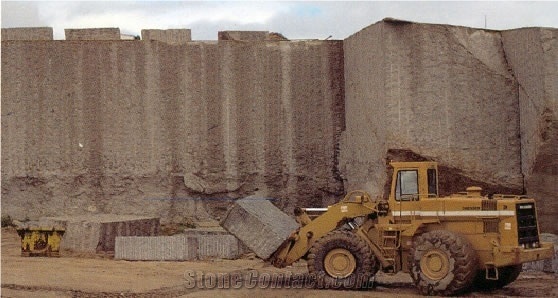 Rosa Alba Granite Quarry