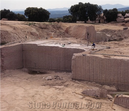 Rosa Alba Granite Quarry