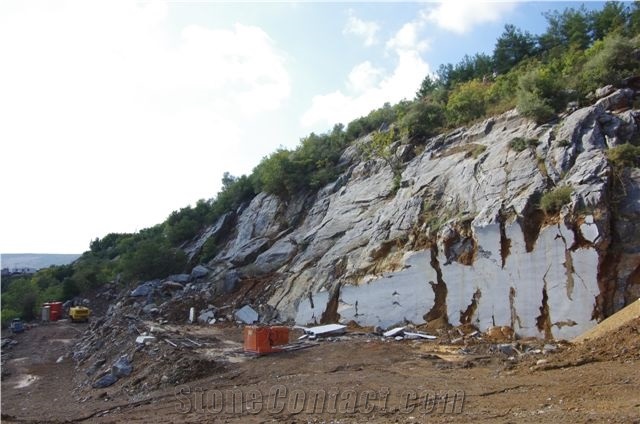 Black Karaca Marble(Karacabey Black Marble) Quarry