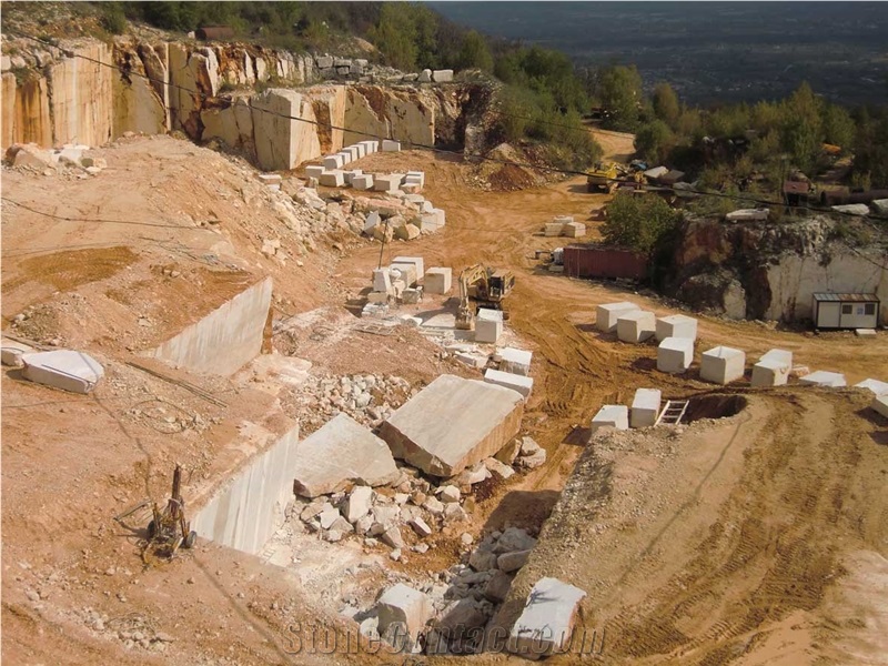 Cave Carli - Breccia Oniciata Beige,Breccia Oniciata Marble Quarry