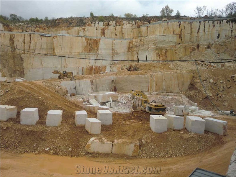 Cave Carli - Breccia Oniciata Beige,Breccia Oniciata Marble Quarry