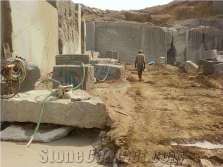 Indian Dakota Granite - New Mahogany Granite Quarry