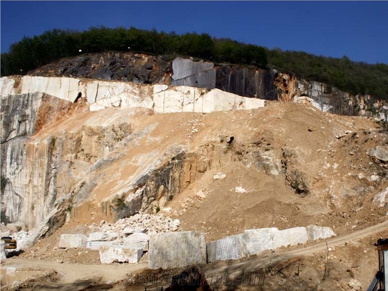 Zandobbio Marble Quarry