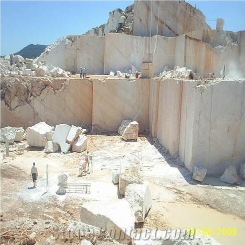 Bilecik Crema Luna Marble Quarry