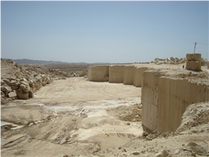 Traqrood Natanz Travertine Quarry