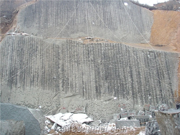 China Desert Green Granite Quarry