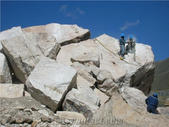 Canteras Andinas Alpaca Travertine Quarry