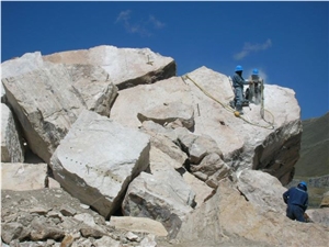 Canteras Andinas Alpaca Travertine Quarry