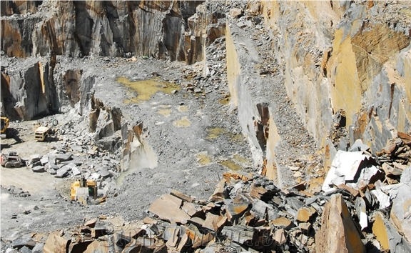 Represa Quarry Riverstone Argentina Black Slate - San Luis Slate Quarry