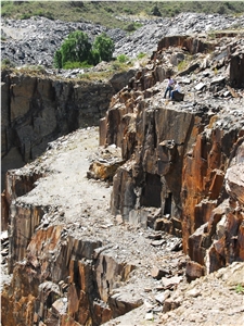 Represa Quarry Riverstone Argentina Black Slate - San Luis Slate Quarry