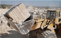Marron Pirineus Vinaixa Quarry