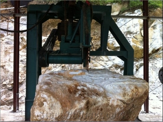 Pure White Vietnam Marble Quarry